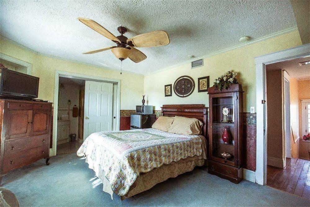 Speedway Legacy Inn Индианаполис Екстериор снимка
